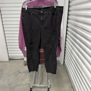 Torrid | Distressed Jeans in Black | size 24